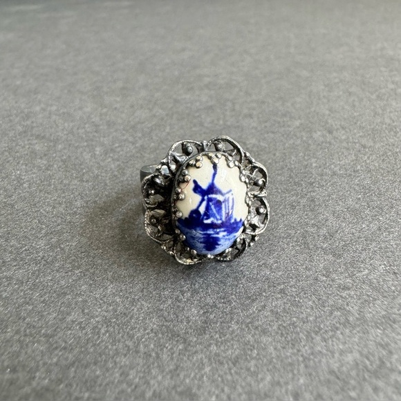 Vintage Delft Blue Ring Dutch Windmill Scene Painted Porcelain Ornate Adjustable - Picture 6 of 10